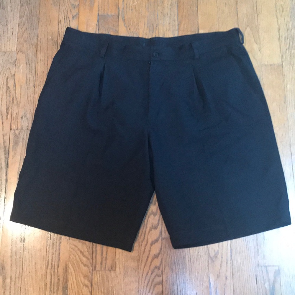 Men’s Nike Golf shorts. Size 38